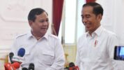 Presiden Jokowi Bersama Menteri Pertahanan Prabowo Subianto di Istana Merdeka