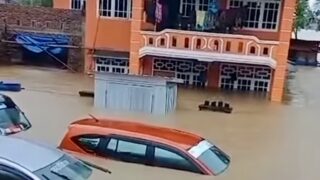 Intensitas Hujan Tinggi, Sejumlah Rumah hingga Mobil di Barru Terendam Banjir