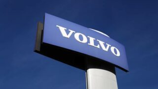Kebijakan Tarif Trump Guncang Industri Otomotif, Volvo Group Rencanakan PHK Massal di AS