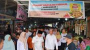Ketua DPRD Wajo Bersama Bupati Wajo Saat Turun Langsung Pantau Harga Bahan Pokok Jelang Ramadan 1447 H